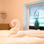Apartman Elbe52 - By Bohnapartments- Naehe Elbe- Wlan- Parken *