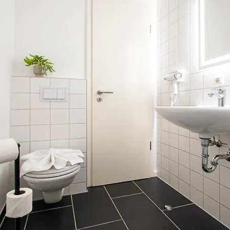 Elbe52 - By Bohnapartments- Naehe Elbe- Wlan- Parken *