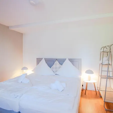 Appartement Elbe52 - By Bohnapartments- Naehe Elbe- Wlan- Parken